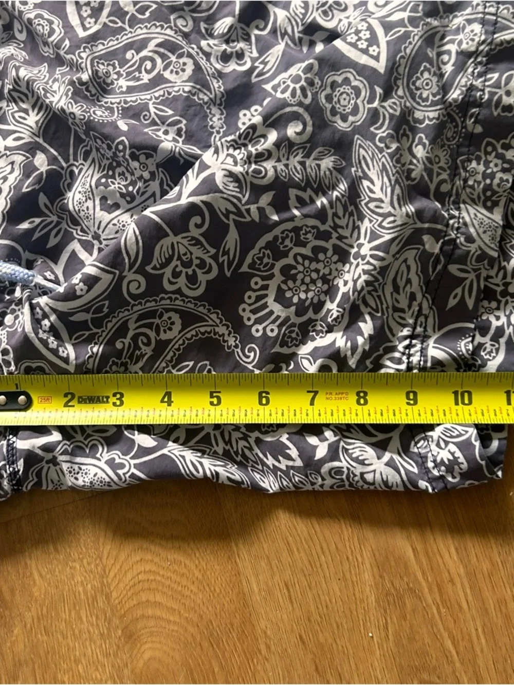 IZOD men’s grey/white paisley print swim trunks shorts Sz XXL